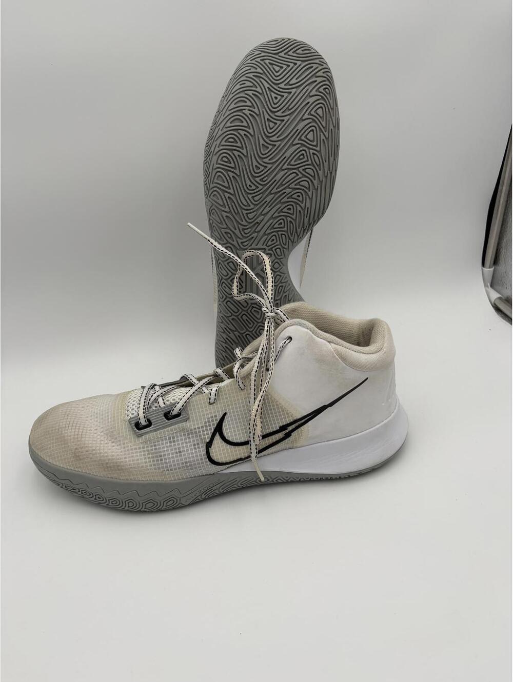 Nike Kyrie Flytrap 4 Sneakers Men's Basketball Shoes Metallic Silver Size 13